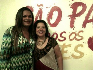 Dediane Souza, coordenadora do Centro de Cidadania LGBT, e Ester Lisboa, assessora de projetos de KOINONIA