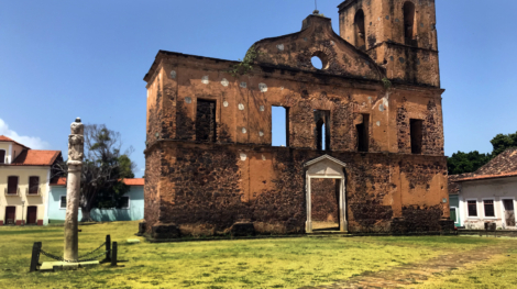centro-historico-alcantara-maranhao-ruinas-da-igreja-matriz-de-sao-matias-e-pelourinho
